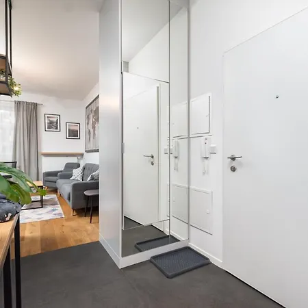 Jurajska 4 By Homeprime * Varšava